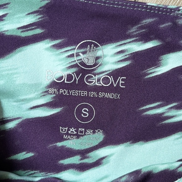 Body Glove Printed High Waisted 7/8 Athletic Fitness Leggings with Pocket - Picture 5 of 10